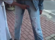 Geile Girls pissen in die Hose